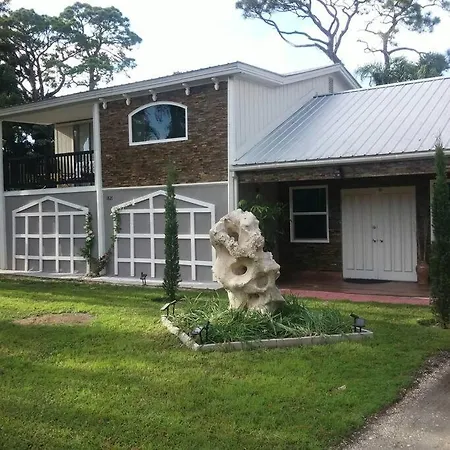 Private Top Floor Guest House With The Gulf Nearby